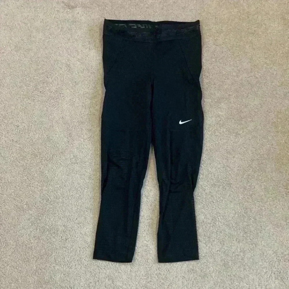 ⭐️ Nike dri fit black leggings in size small - Picture 1 of 6